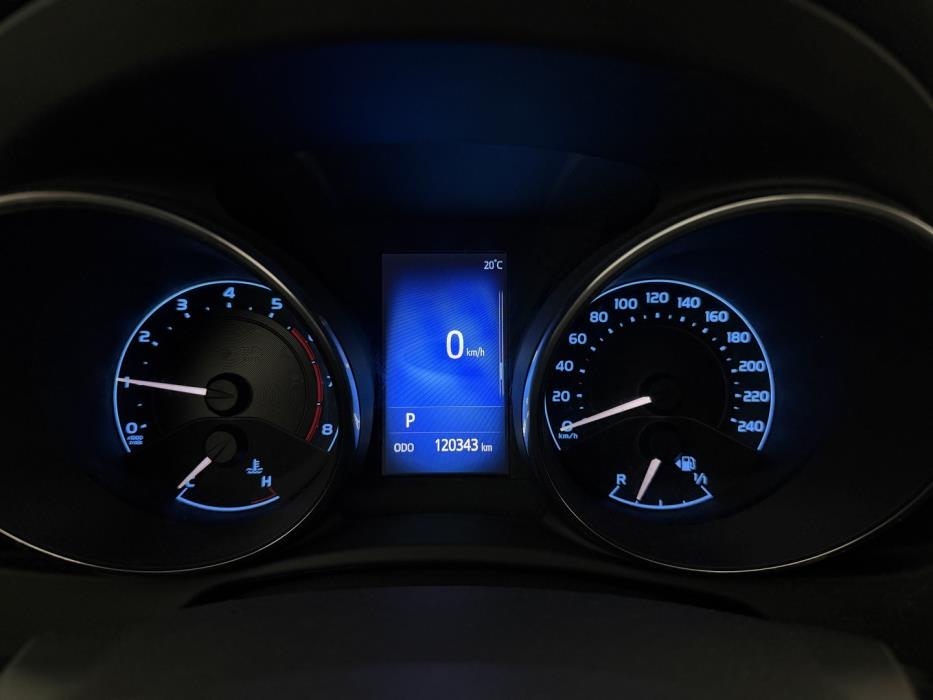 TOYOTA Auris 2015
