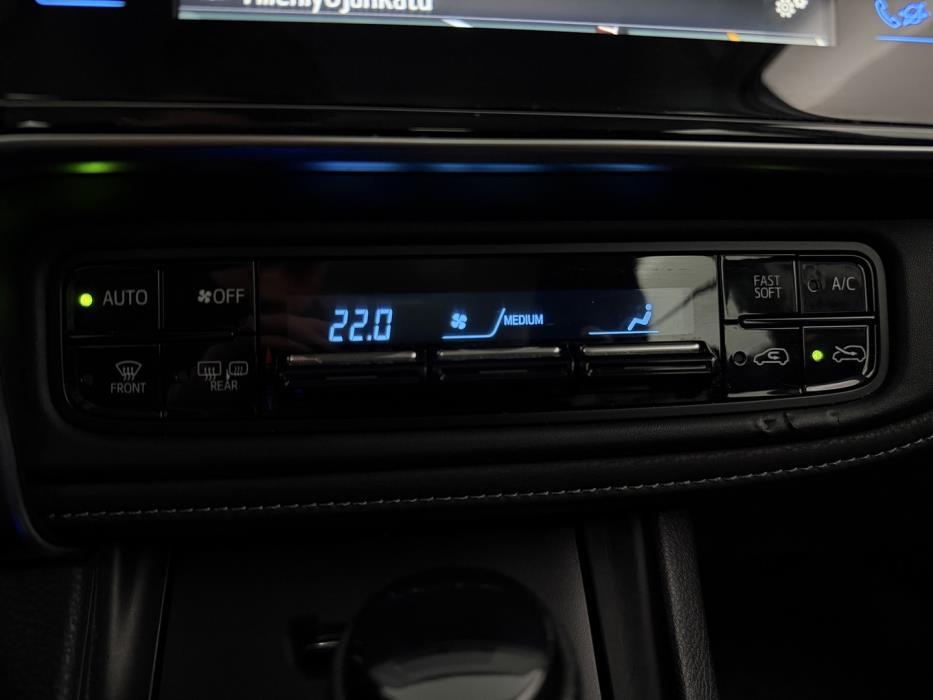 TOYOTA Auris 2015