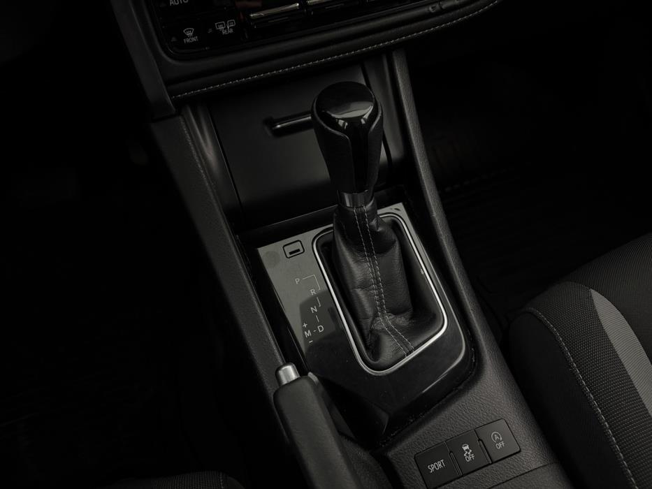 TOYOTA Auris 2015
