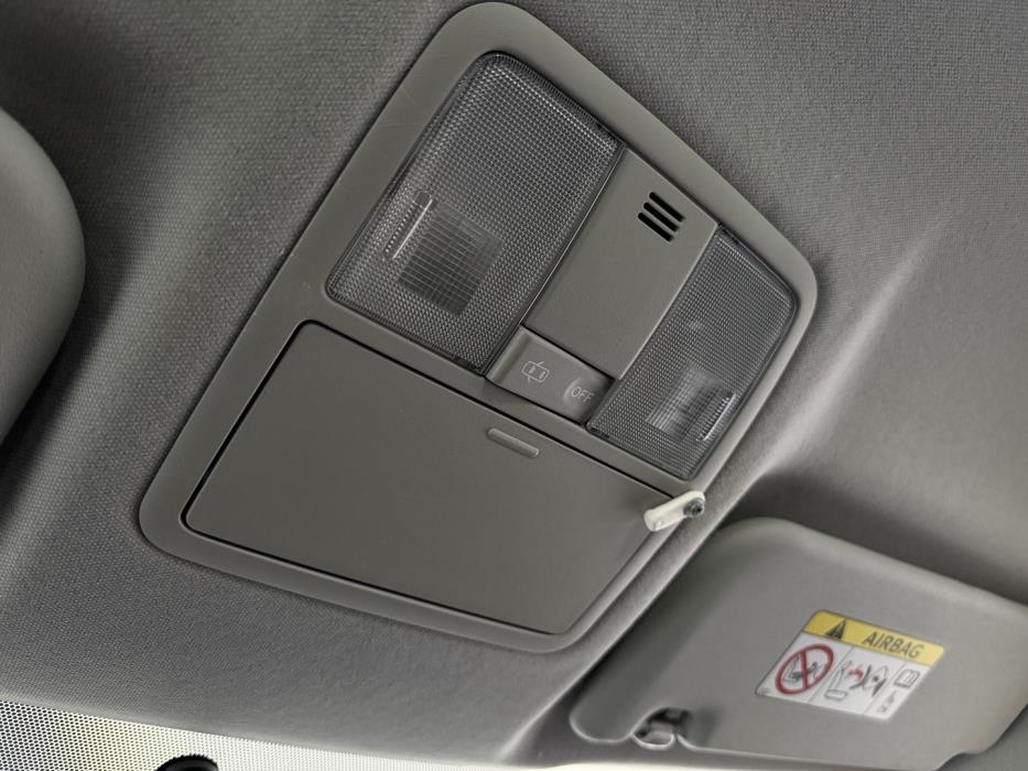 TOYOTA Auris 2015