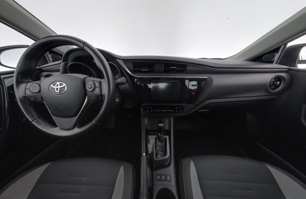 TOYOTA Auris 2015