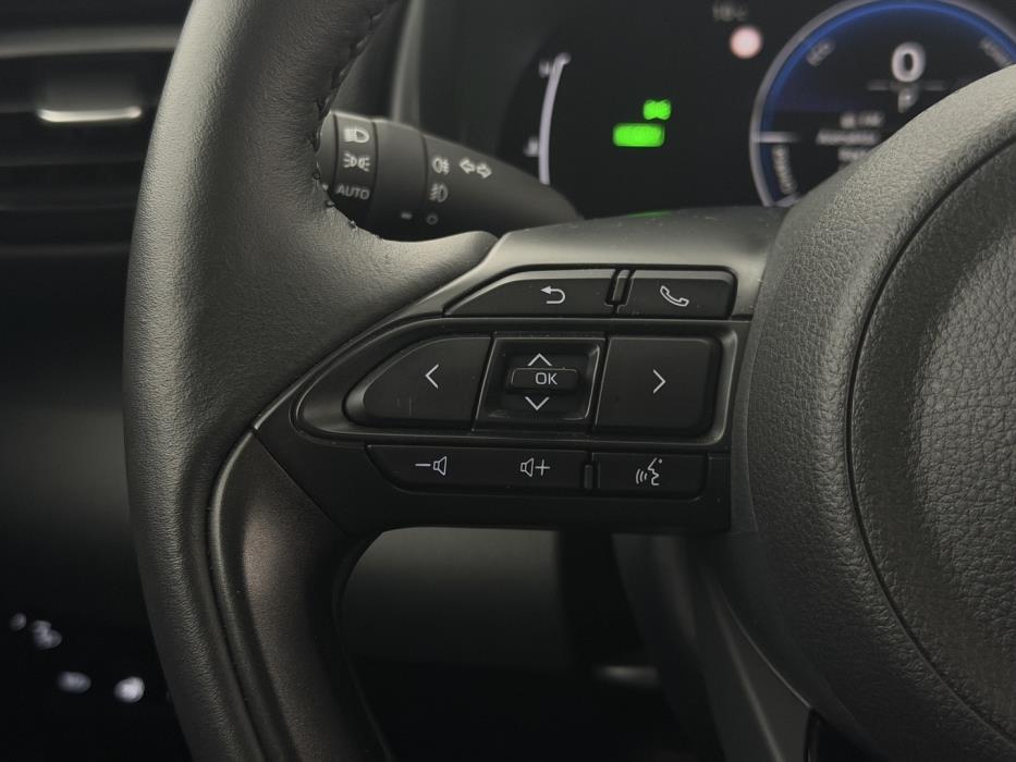 TOYOTA Yaris Cross 2025