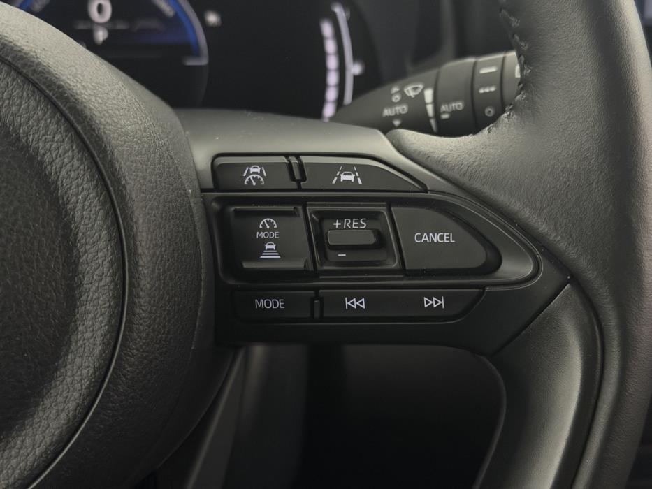 TOYOTA Yaris Cross 2025