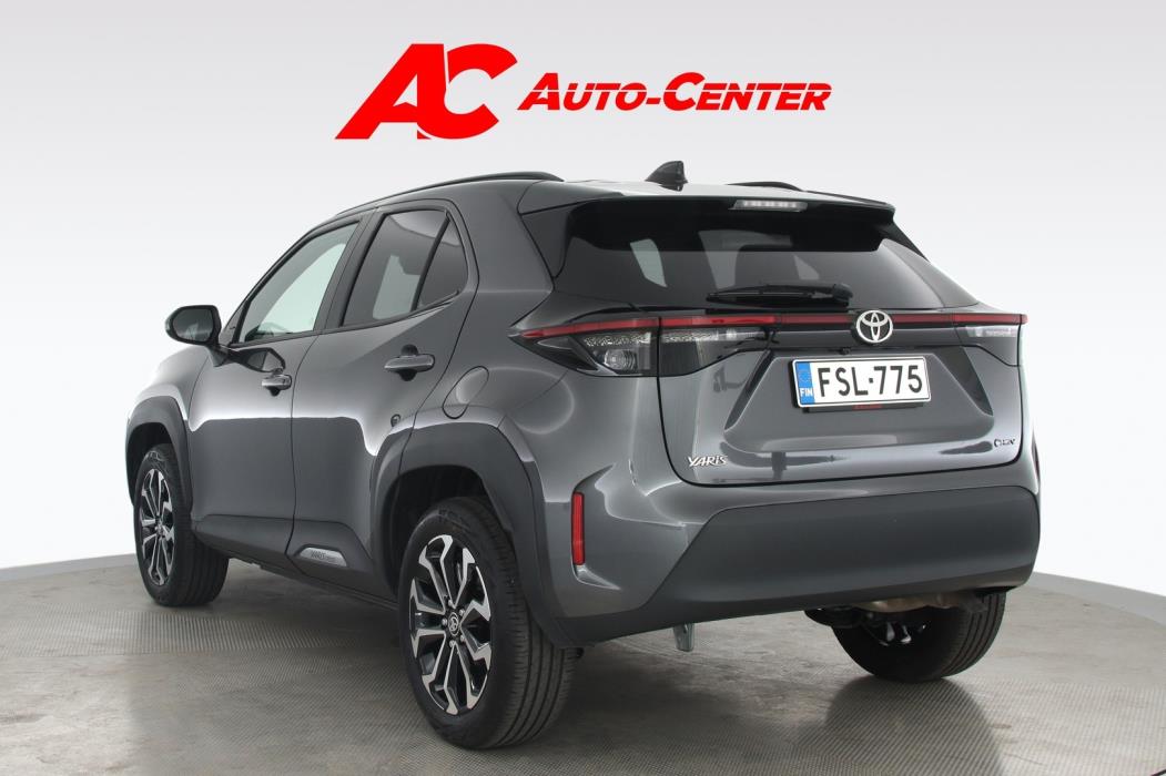 TOYOTA Yaris Cross 2025