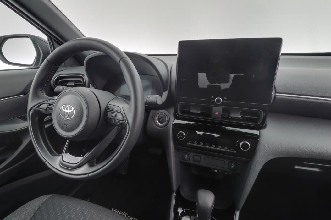 TOYOTA Yaris Cross 2025