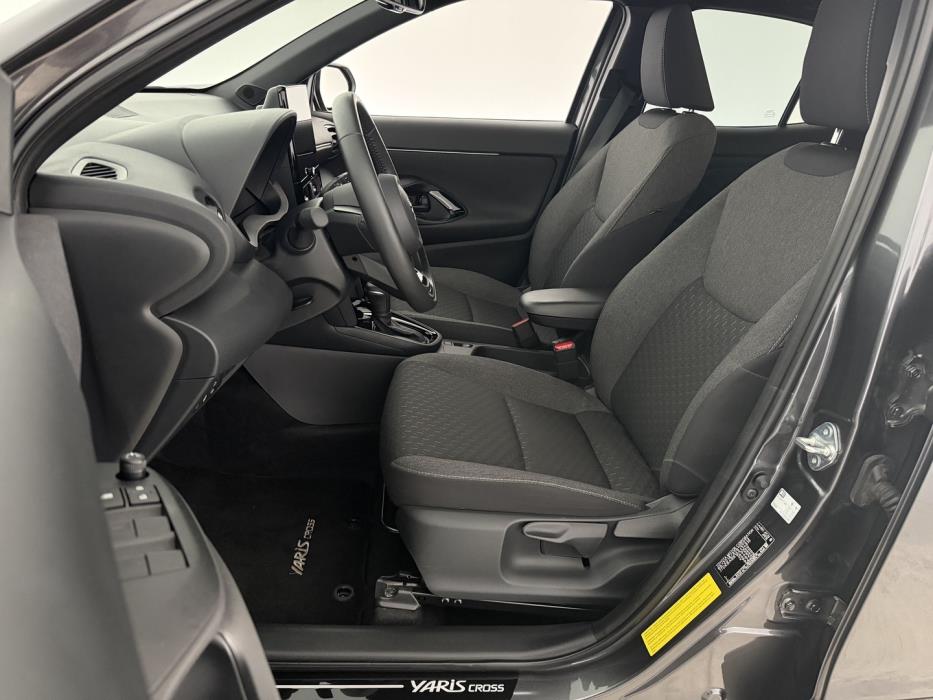 TOYOTA Yaris Cross 2025