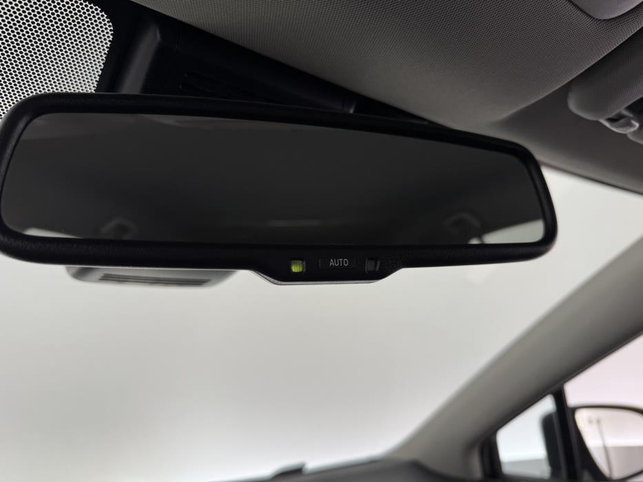 TOYOTA Avensis 2016