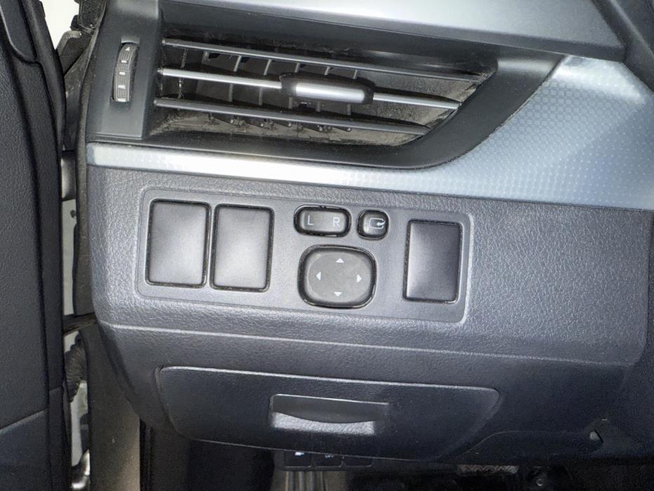 TOYOTA Avensis 2016