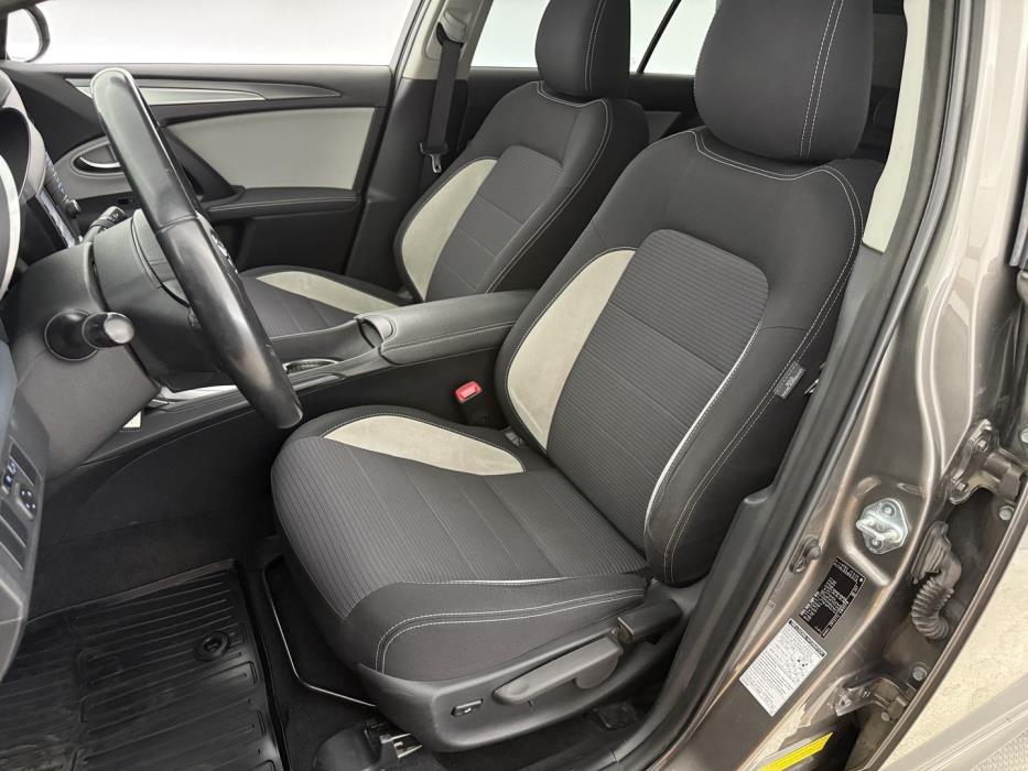 TOYOTA Avensis 2016