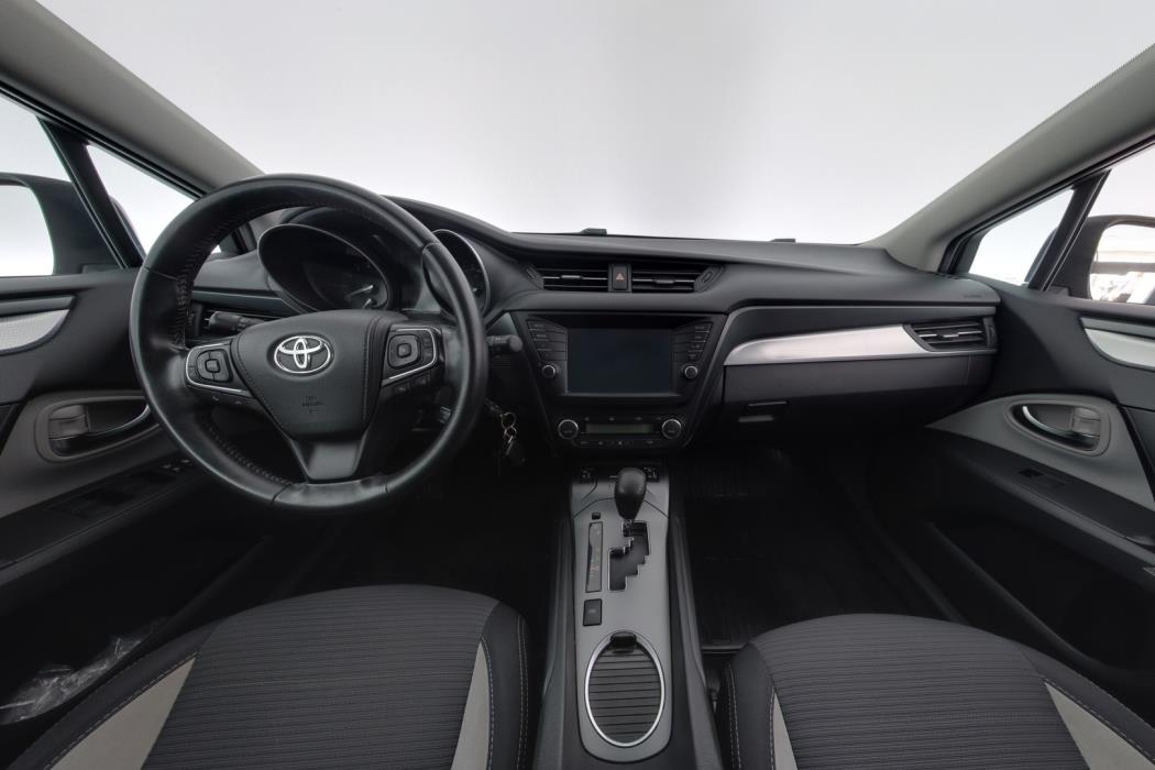 TOYOTA Avensis 2016