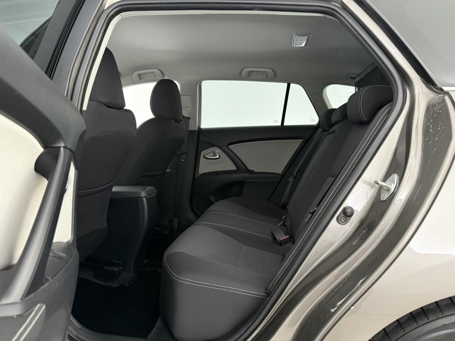 TOYOTA Avensis 2016