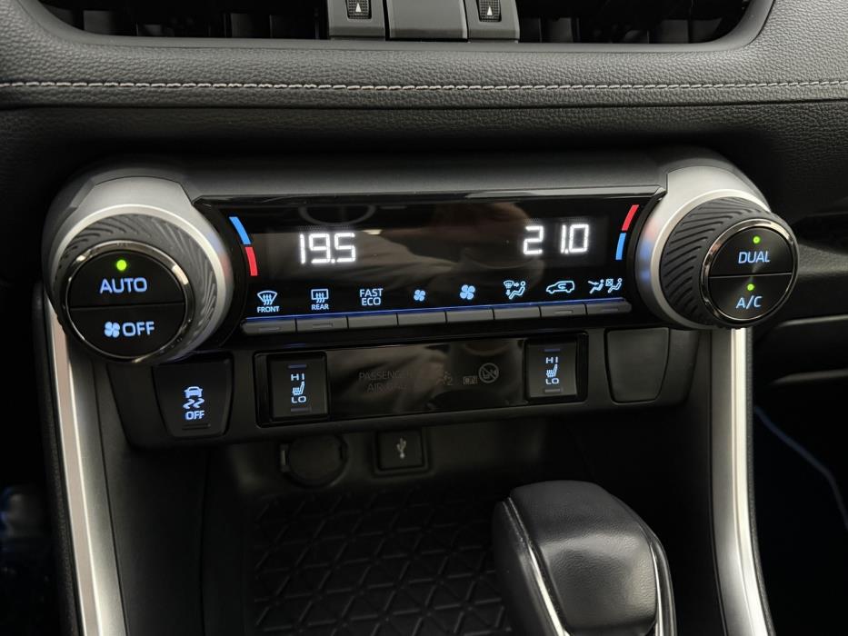 TOYOTA RAV4 2021