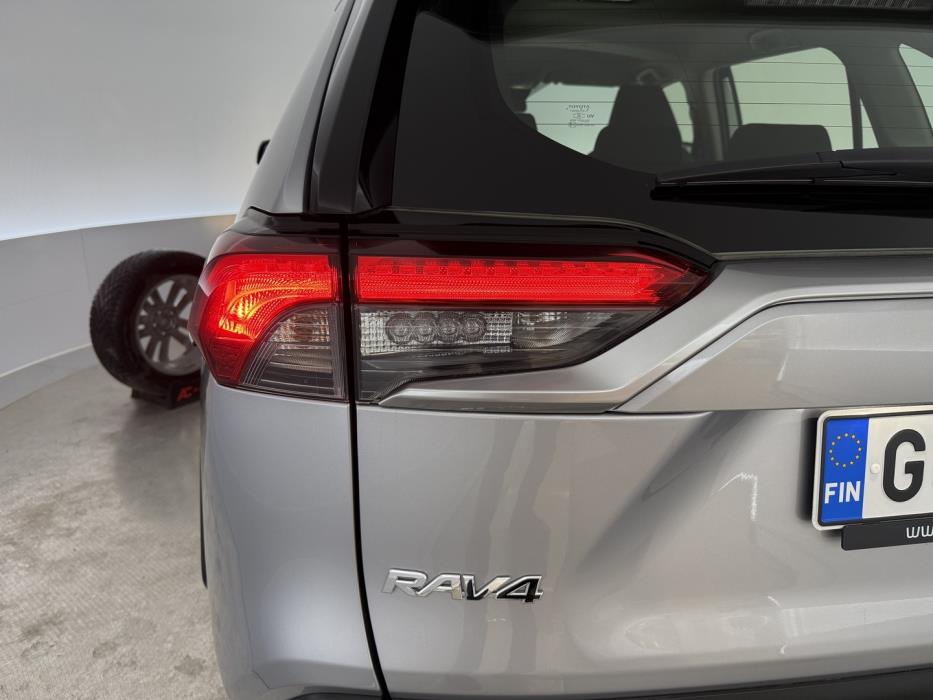 TOYOTA RAV4 2021