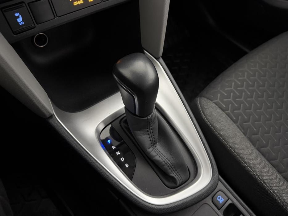 TOYOTA Yaris Cross 2021