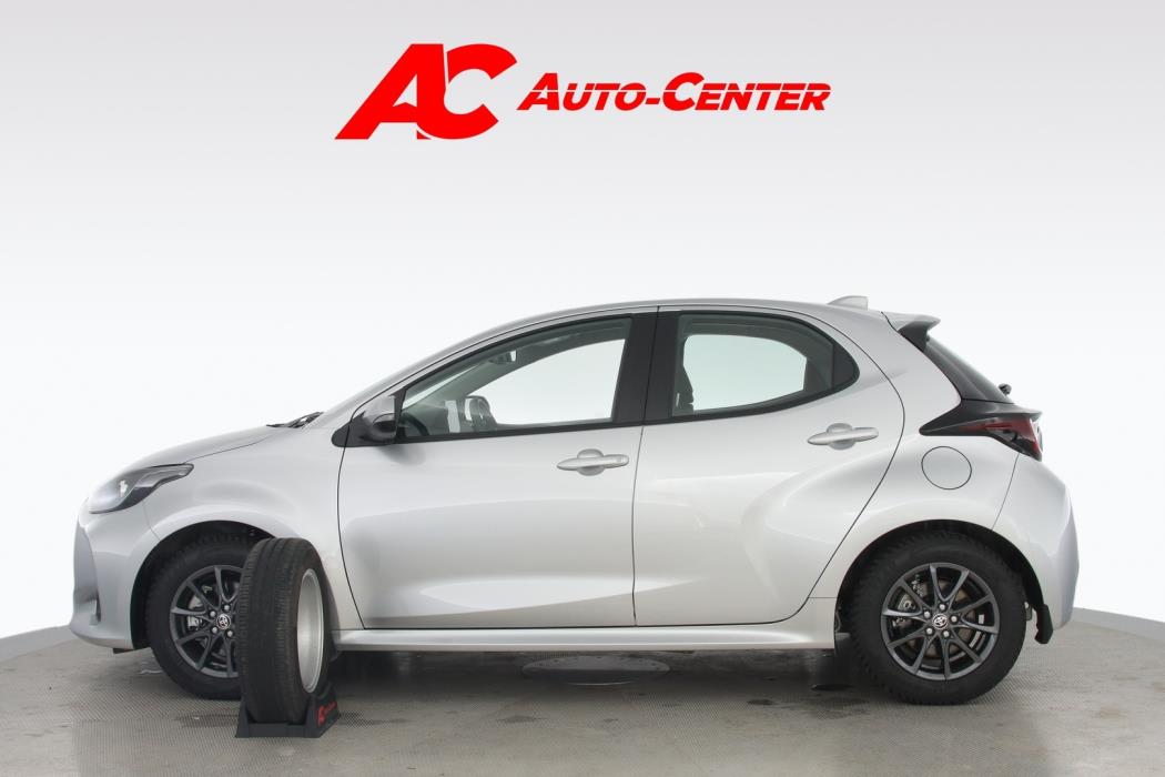 TOYOTA Yaris 2025