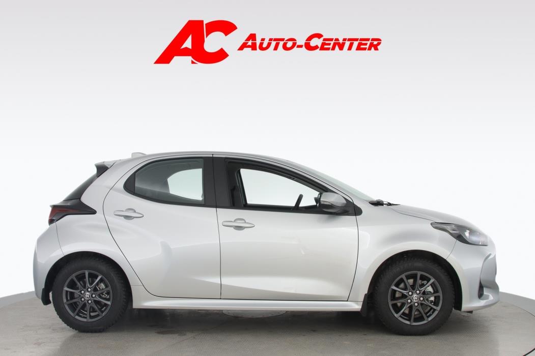 TOYOTA Yaris 2025