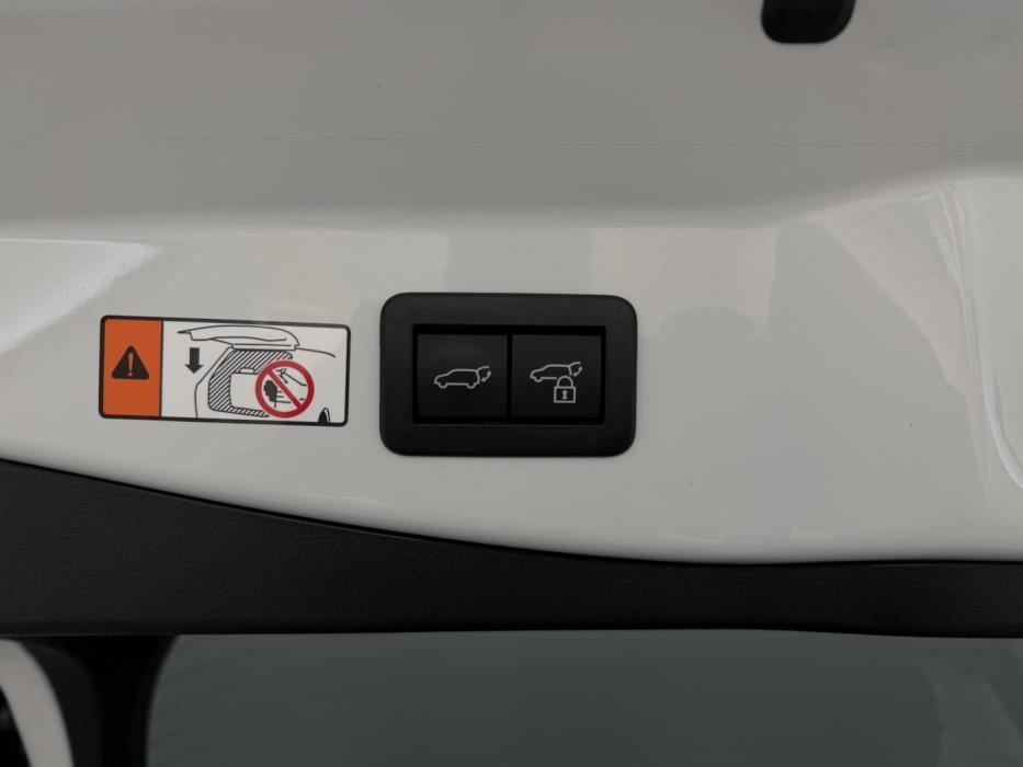 TOYOTA C-HR 2025