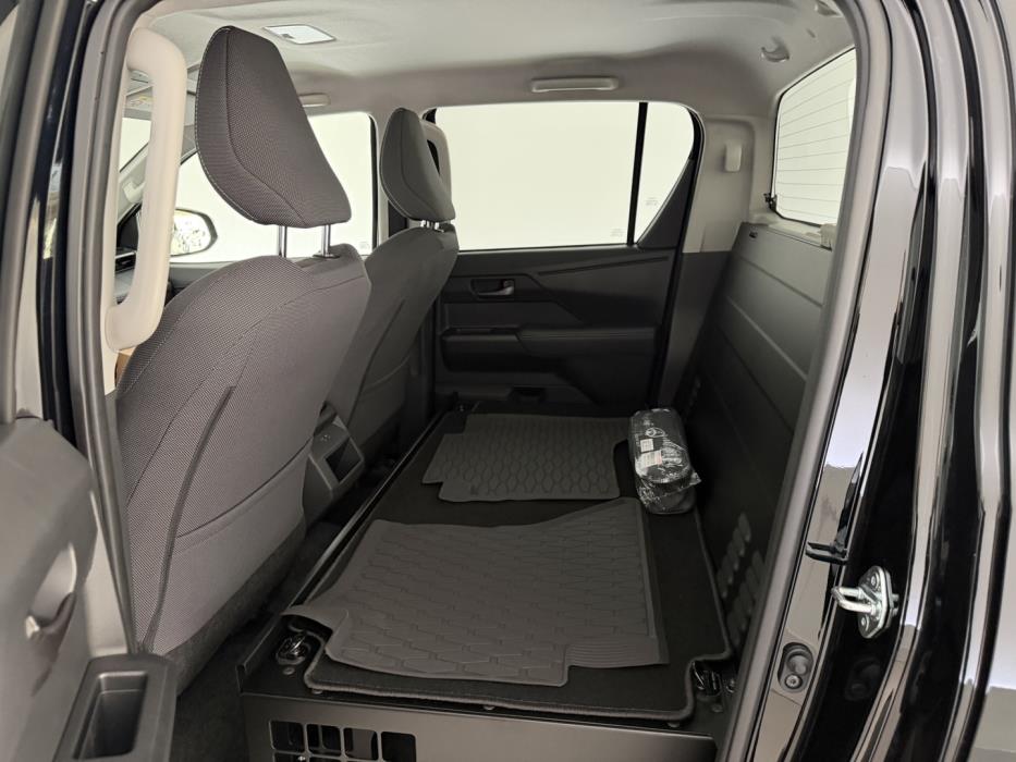 TOYOTA Hilux 2026