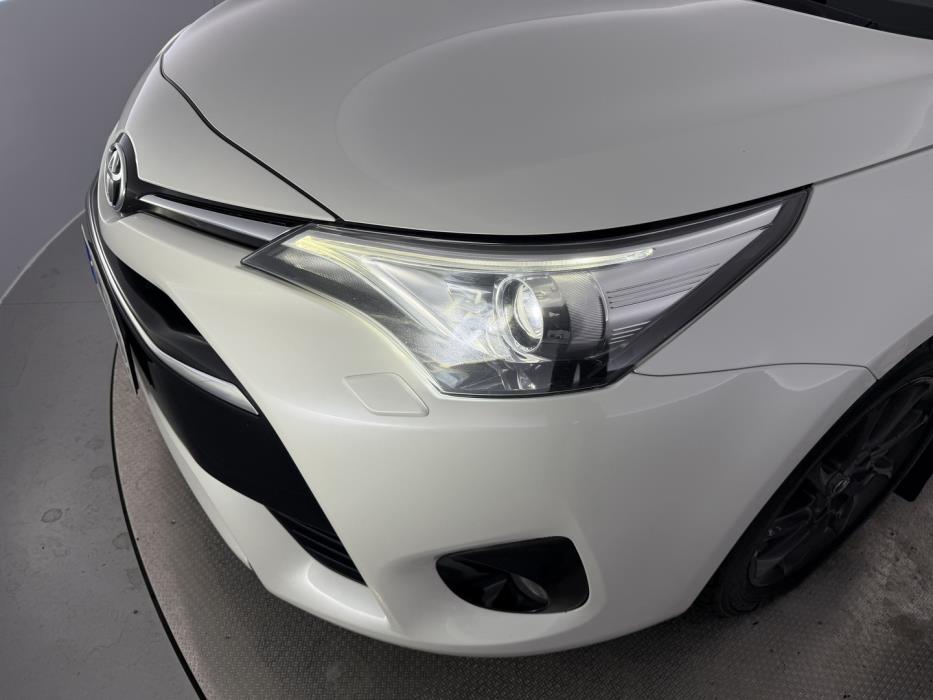TOYOTA Avensis 2016