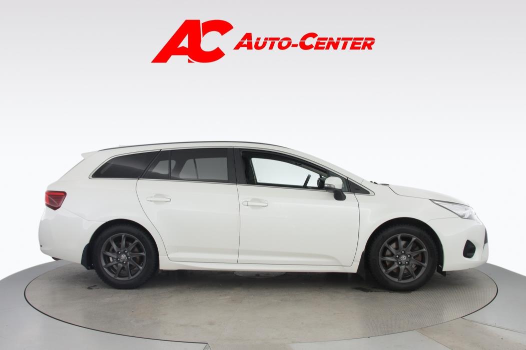 TOYOTA Avensis 2016