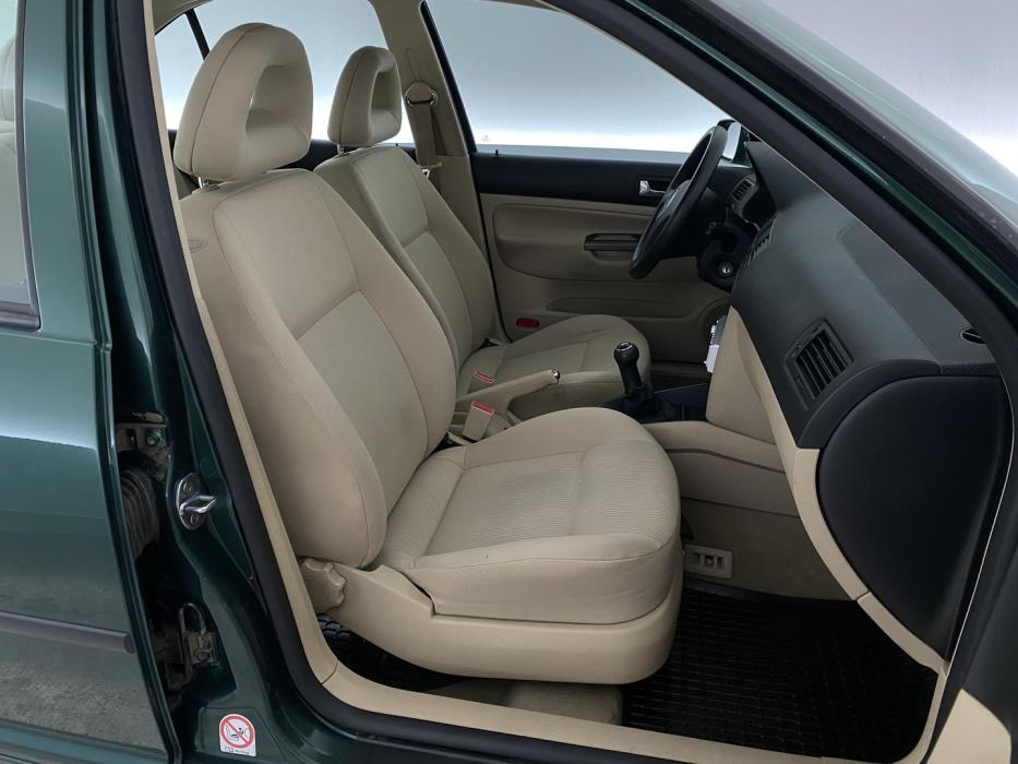 VOLKSWAGEN Bora 2002