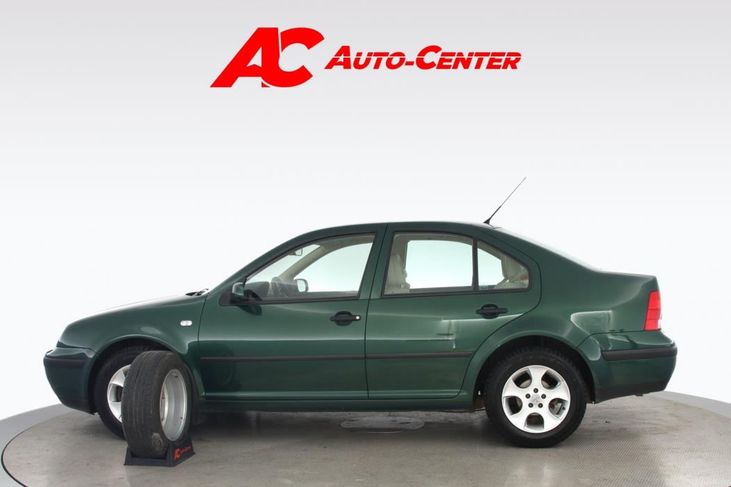 VOLKSWAGEN Bora 2002