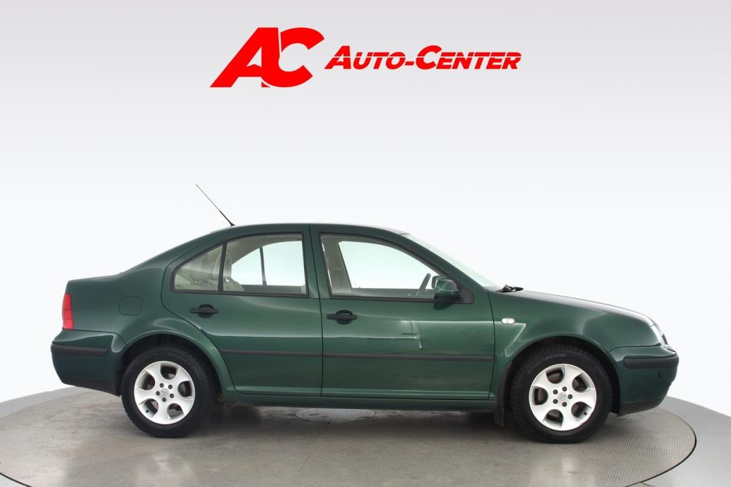 VOLKSWAGEN Bora 2002