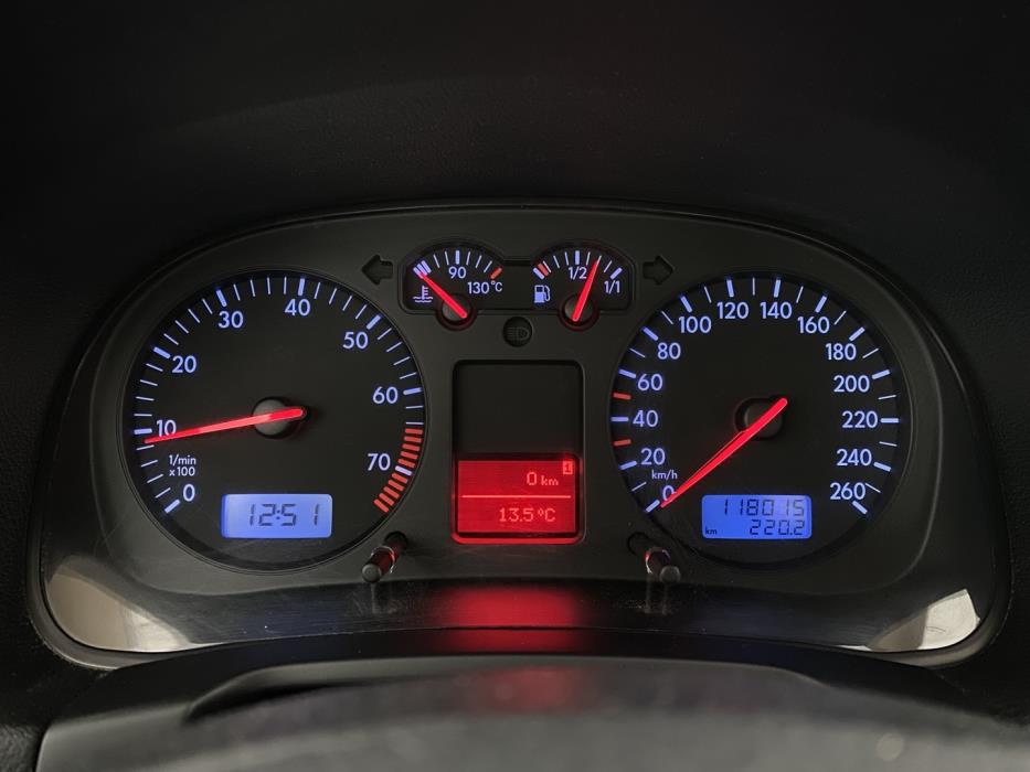 VOLKSWAGEN Bora 2002