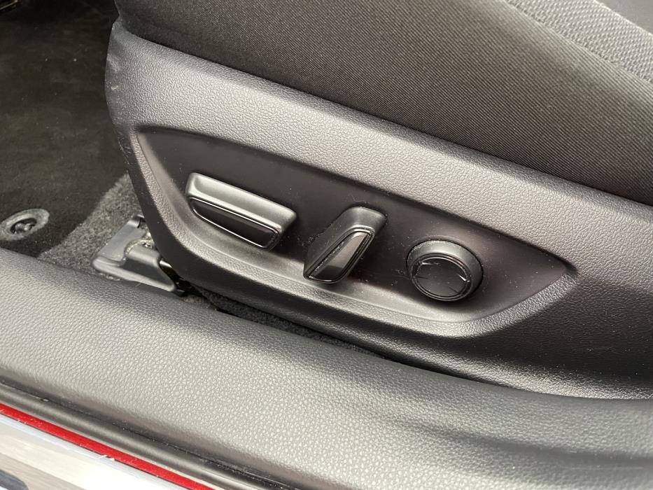 TOYOTA Prius Plug-in 2023