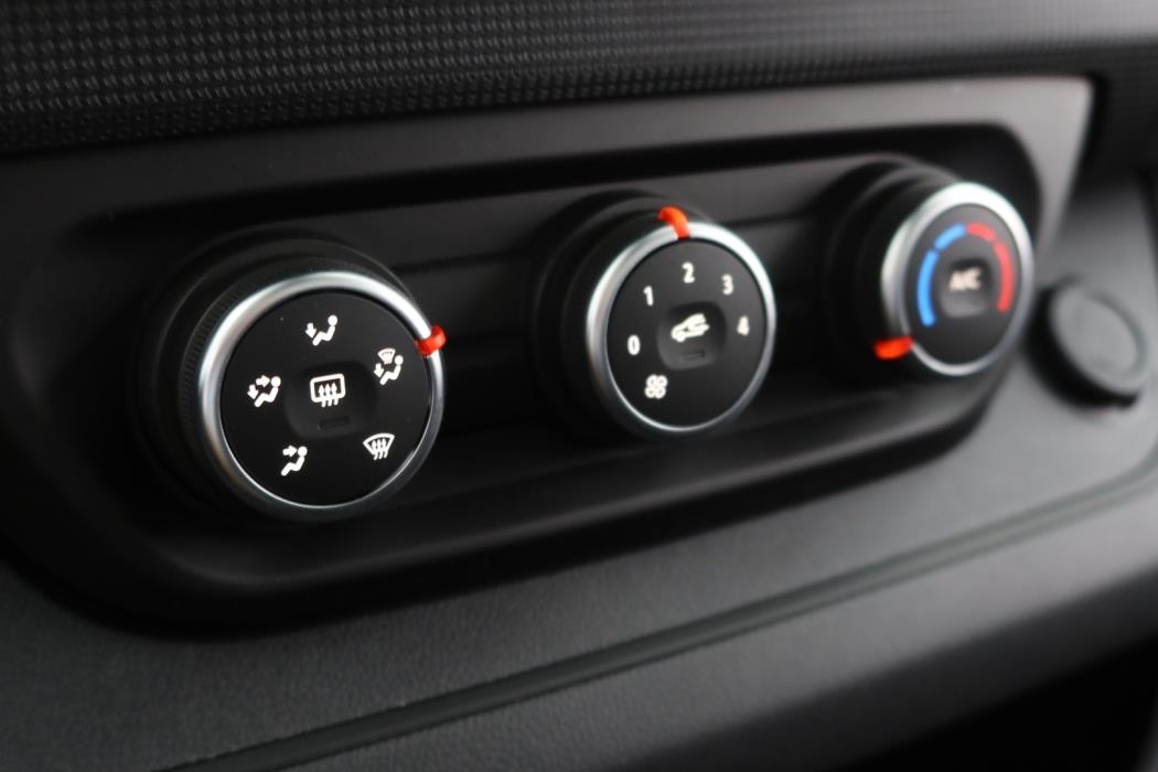 NISSAN Primastar 2023