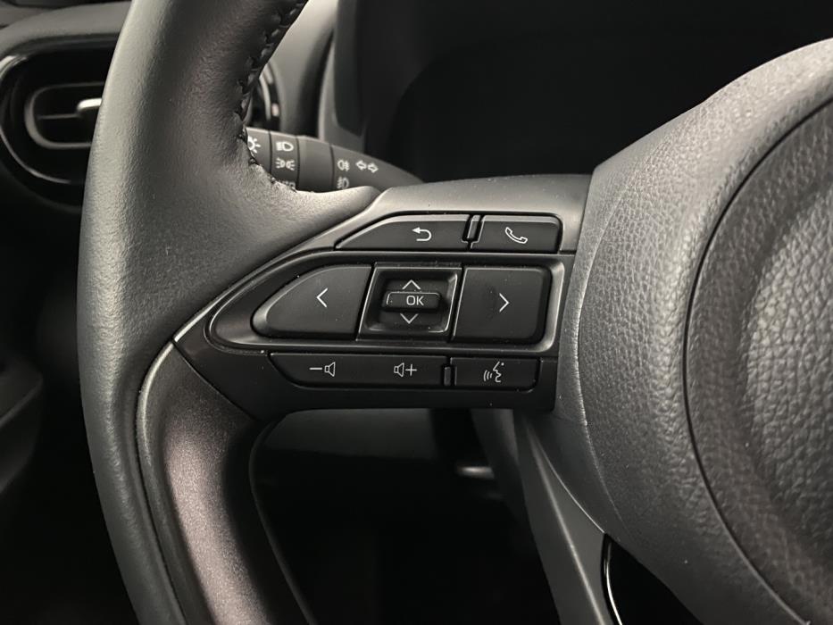 TOYOTA Yaris Cross 2025