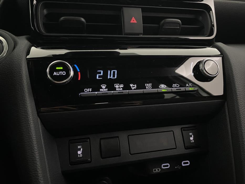 TOYOTA Yaris Cross 2025