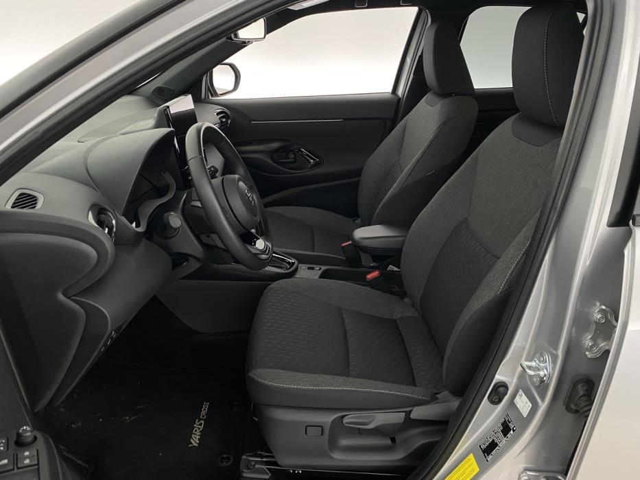 TOYOTA Yaris Cross 2025