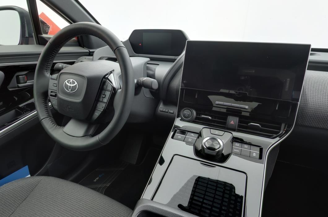 TOYOTA bZ4X 2025
