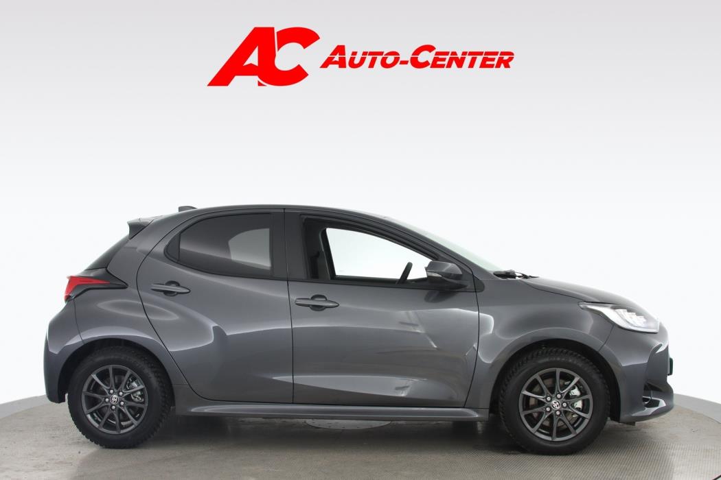 TOYOTA Yaris 2025