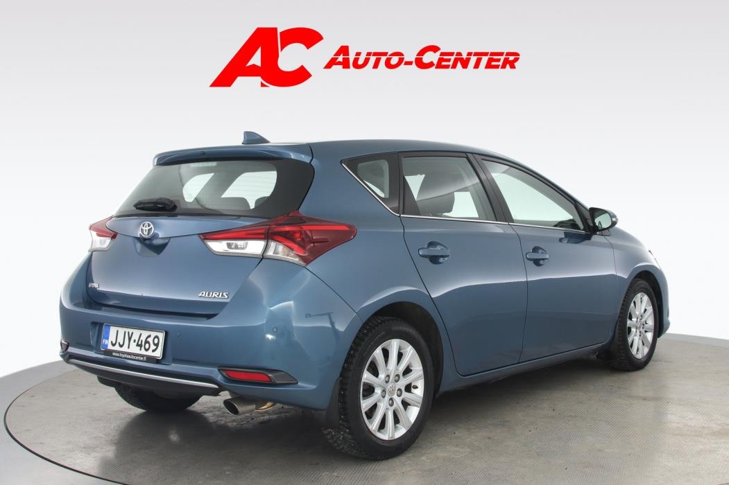 TOYOTA Auris 2016