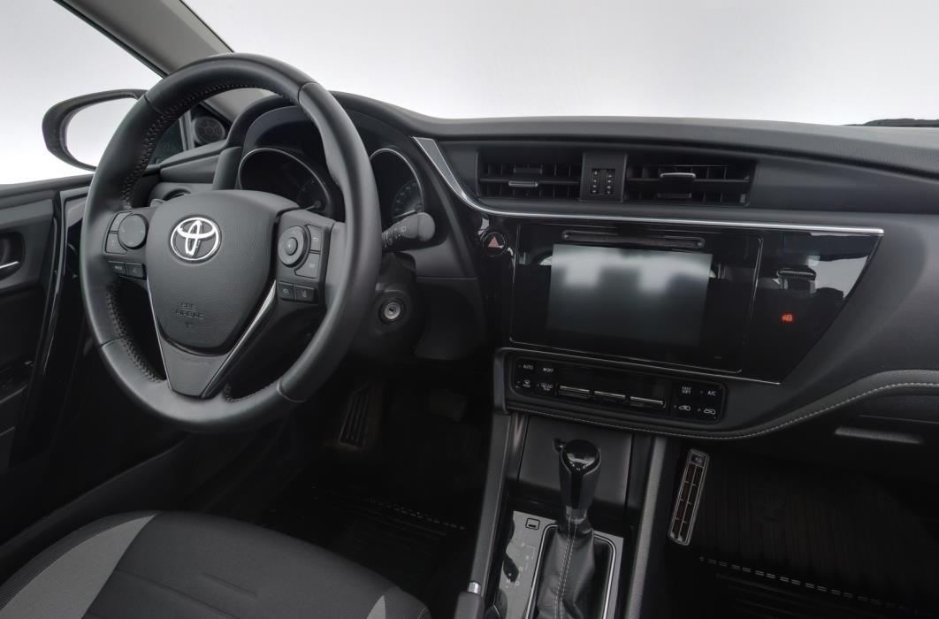 TOYOTA Auris 2016