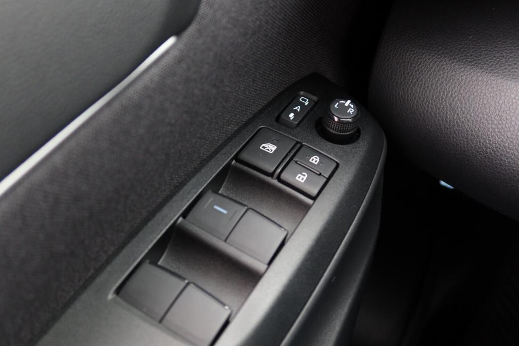 TOYOTA Yaris Cross 2024