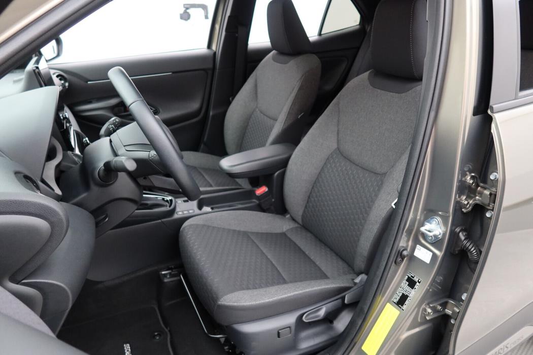 TOYOTA Yaris Cross 2024