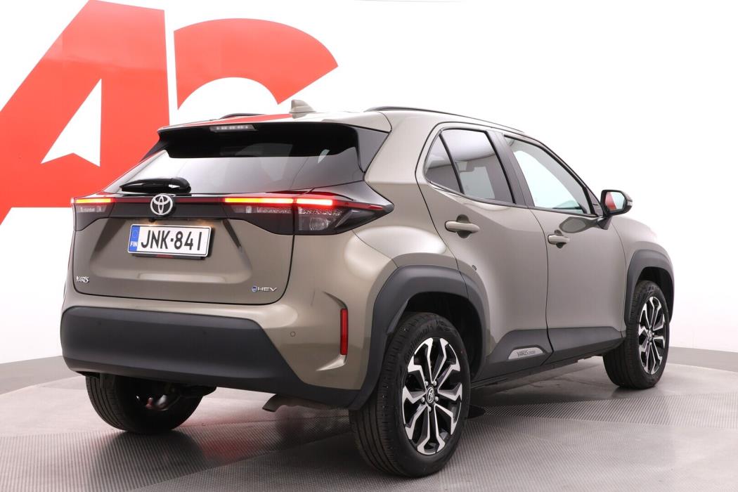 TOYOTA Yaris Cross 2024