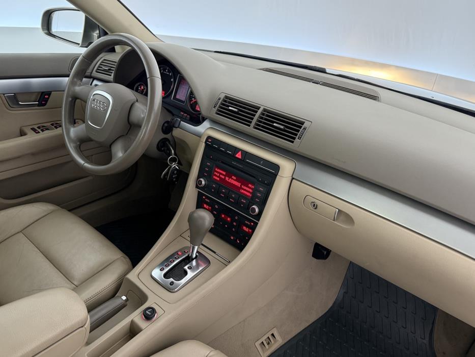 AUDI A4 2006