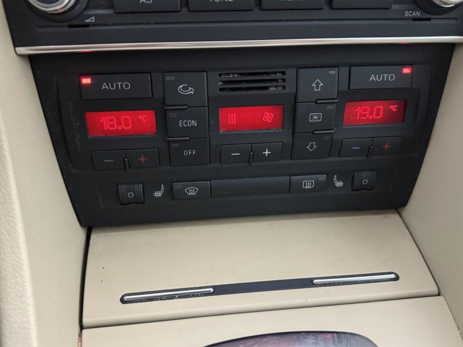 AUDI A4 2006