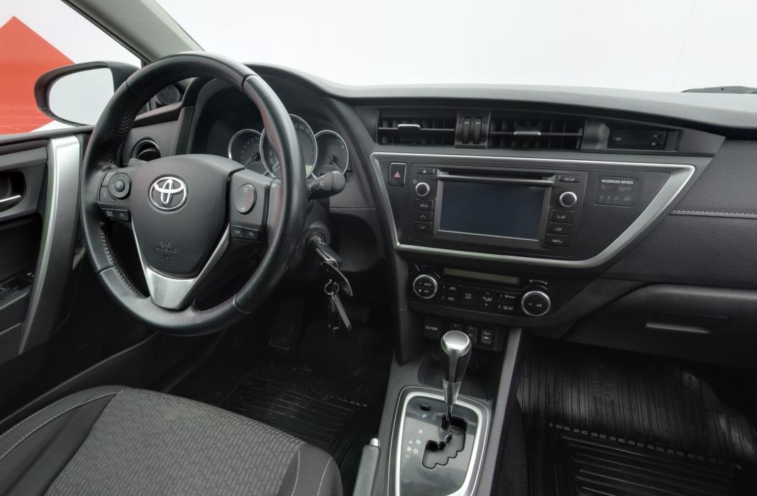 TOYOTA Auris 2014