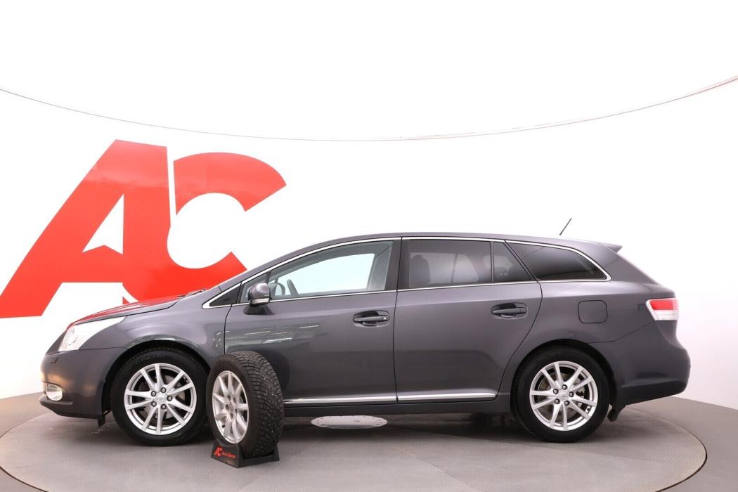 TOYOTA Avensis 2011