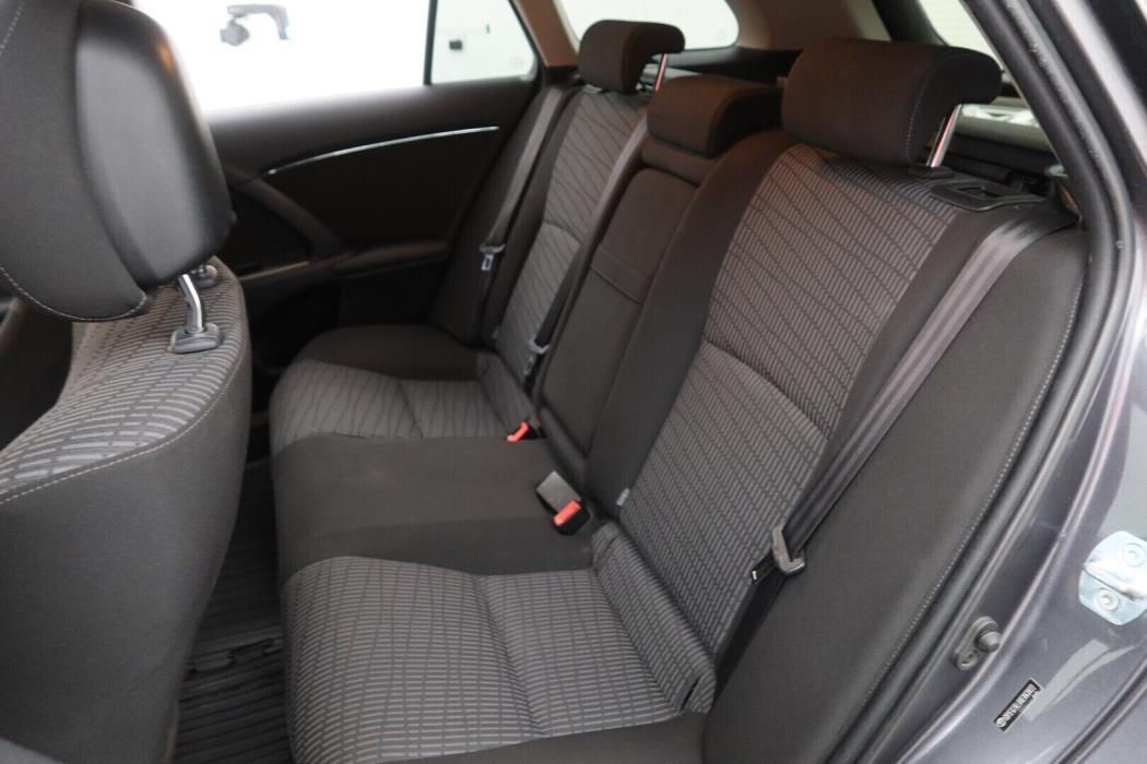 TOYOTA Avensis 2011