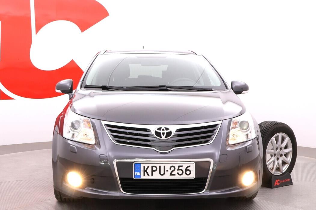 TOYOTA Avensis 2011