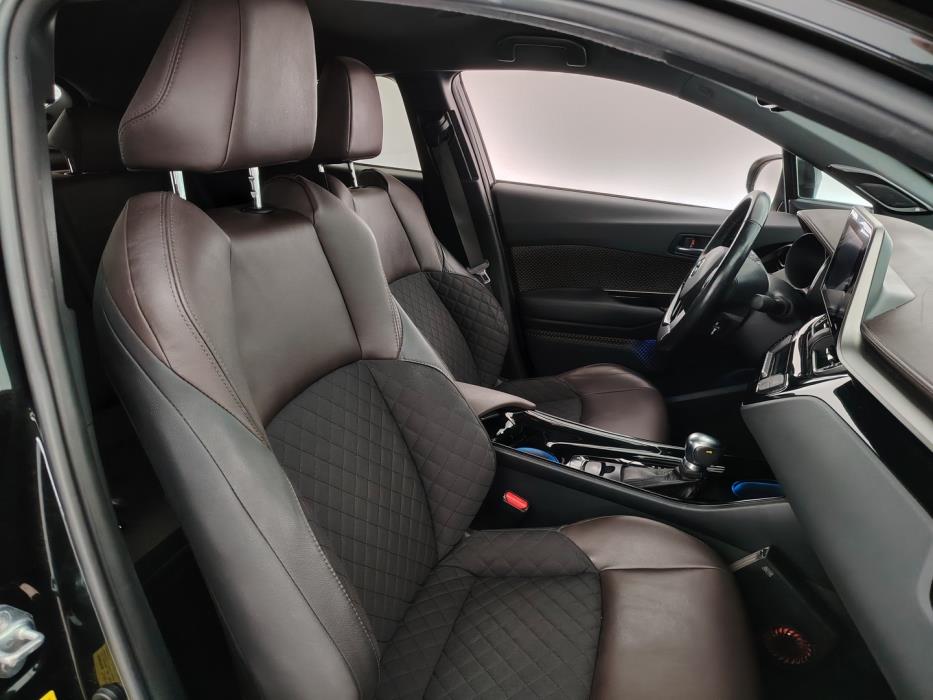 TOYOTA C-HR 2017
