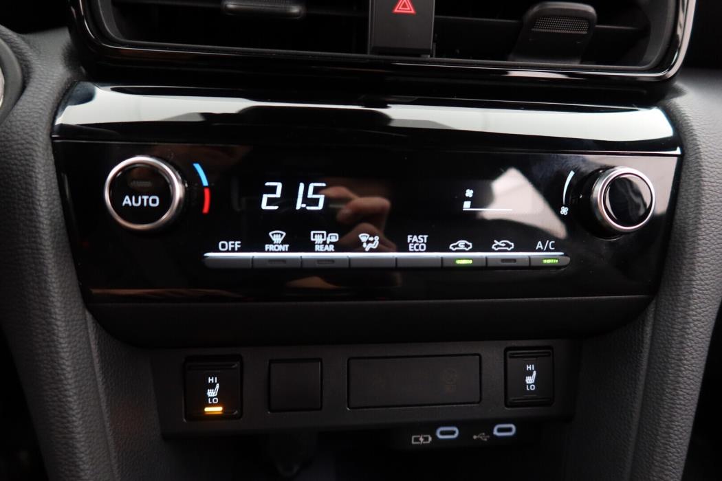 TOYOTA Yaris Cross 2024
