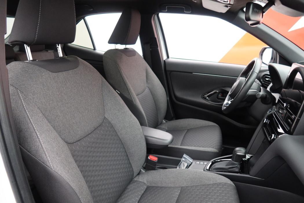 TOYOTA Yaris Cross 2024