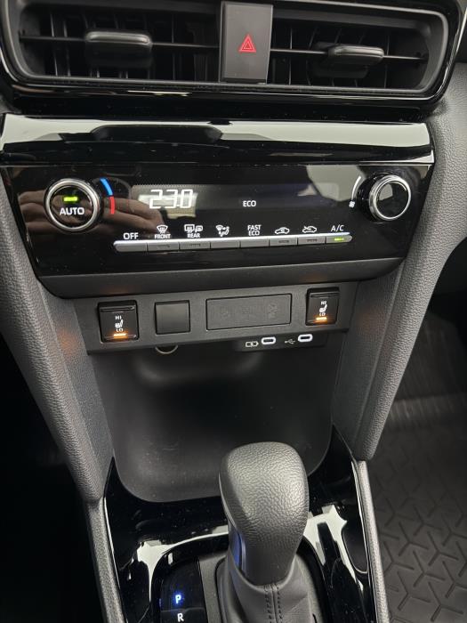 TOYOTA Yaris Cross 2024